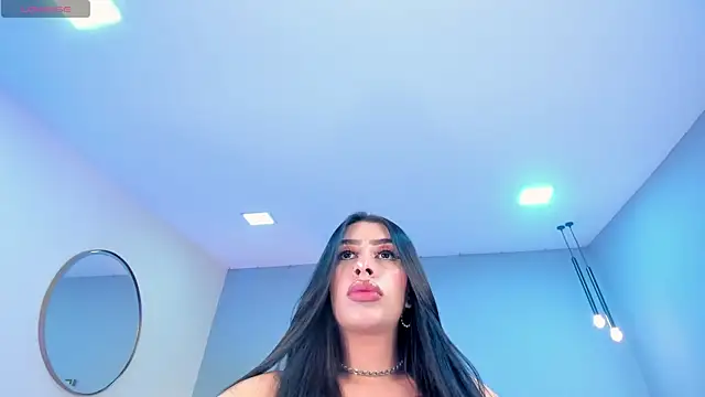 LeahLombardi  online show from 12/04/25, 04:00