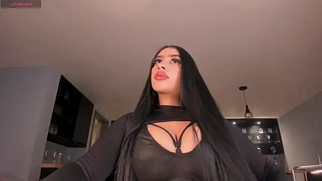 LeahLombardi  online show from 12/21/25, 05:58