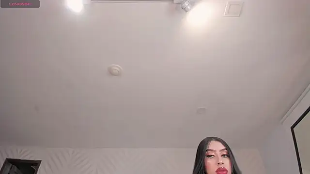 LeahLombardi  online show from 04/01/26, 03:41