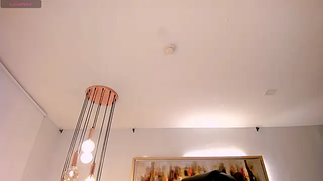 LeahLombardi  online show from 11/01/25, 07:30