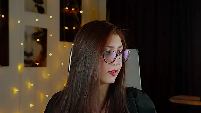 Mary Miiller online show from 12/02/25, 09:33