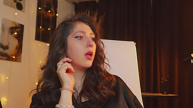 Mary Miiller online show from 09/26/25, 12:34