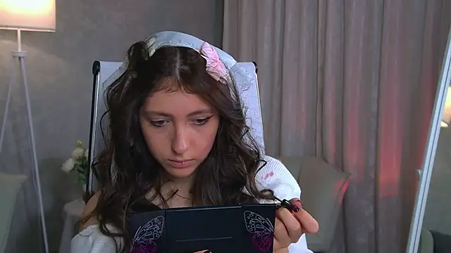 Mary Miiller online show from 10/30/25, 10:02