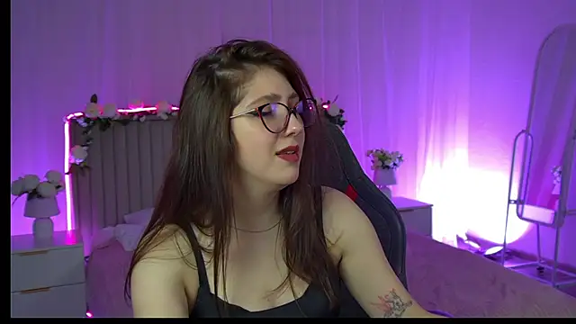 Mary Miiller online show from 12/03/25, 12:37