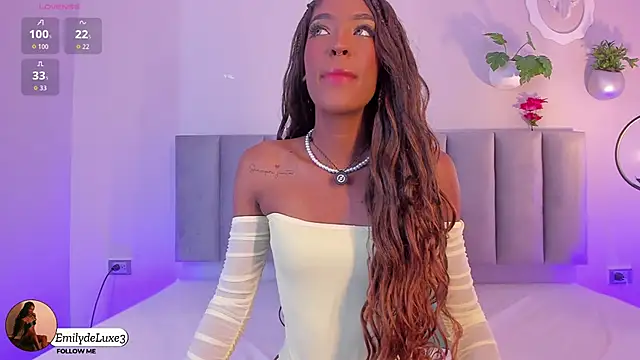 Snapshot of Emely_Deluxe chatting on 01/14/26, 10:30 Emely Deluxe online show from 01/14/26, 10:30