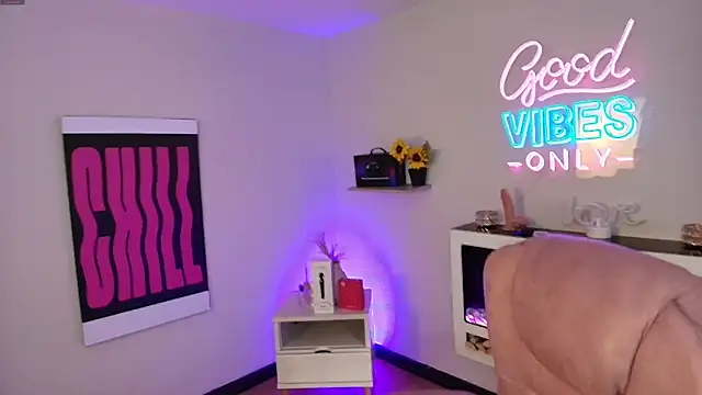 Alice Vixen online show from 04/07/26, 12:07