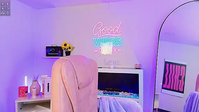 Alice Vixen online show from 05/15/26, 12:14