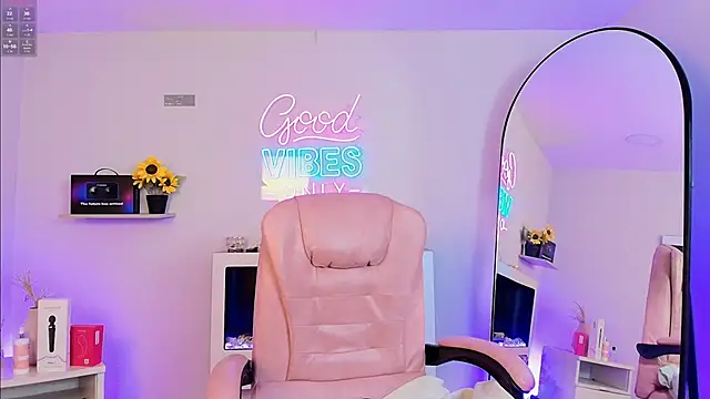 Alice Vixen online show from 04/10/26, 12:12