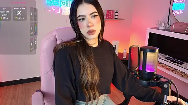 Alice Vixen online show from 11/19/25, 12:38