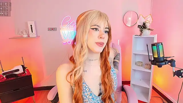 Alice Vixen online show from 11/15/25, 01:04