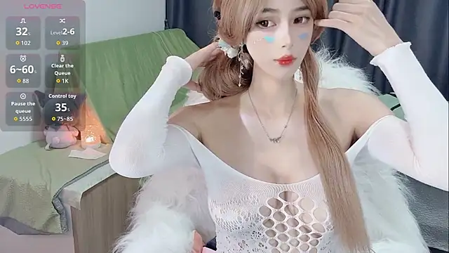 yinyinzi5 online show from 04/11/26, 12:07