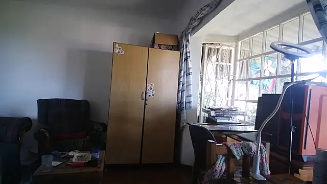 Snapshot of the_holy_t chatting on 12/22/25, 09:09 the holy t online show from 12/22/25, 09:09