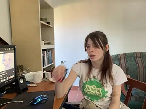 Snapshot of the_holy_t chatting on 12/14/25, 11:16 the holy t online show from 12/14/25, 11:16