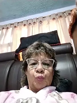 Snapshot of OliviaMorris1 chatting on 06/10/26, 12:28 OliviaMorris1 online show from 06/10/26, 12:28