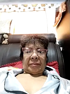 Snapshot of OliviaMorris1 chatting on 10/19/25, 02:20 OliviaMorris1 online show from 10/19/25, 02:20