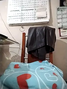 Snapshot of OliviaMorris1 chatting on 11/03/25, 02:42 OliviaMorris1 online show from 11/03/25, 02:42