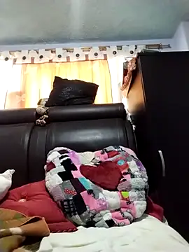 Snapshot of OliviaMorris1 chatting on 11/23/25, 04:28 OliviaMorris1 online show from 11/23/25, 04:28