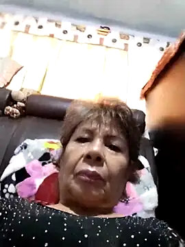 Snapshot of OliviaMorris1 chatting on 12/14/25, 03:50 OliviaMorris1 online show from 12/14/25, 03:50