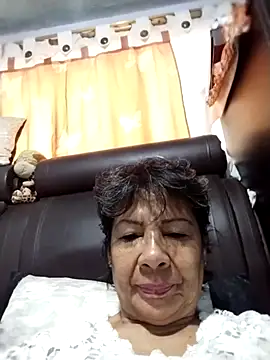 Snapshot of OliviaMorris1 chatting on 11/18/25, 03:04 OliviaMorris1 online show from 11/18/25, 03:04