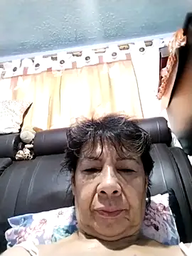 Snapshot of OliviaMorris1 chatting on 11/15/25, 03:38 OliviaMorris1 online show from 11/15/25, 03:38