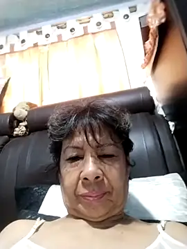 Snapshot of OliviaMorris1 chatting on 11/01/25, 03:28 OliviaMorris1 online show from 11/01/25, 03:28