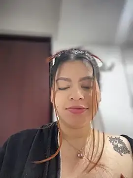 Yaqui elle online show from 01/06/26, 03:43