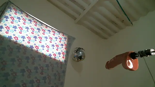 Snapshot of Monserrat_Sweet chatting on 11/26/25, 08:09 Monserrat Sweet online show from 11/26/25, 08:09