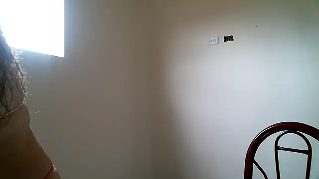 Snapshot of Monserrat_Sweet chatting on 10/31/25, 07:43 Monserrat Sweet online show from 10/31/25, 07:43