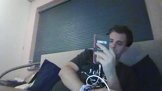 Snapshot of JasperGeil chatting on 10/06/25, 01:29 JasperGeil online show from 10/06/25, 01:29
