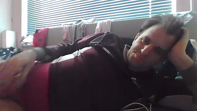 Snapshot of JasperGeil chatting on 10/27/25, 12:17 JasperGeil online show from 10/27/25, 12:17