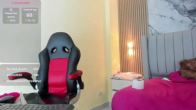 AURORAMARTIN2 online show from 11/23/25, 12:53