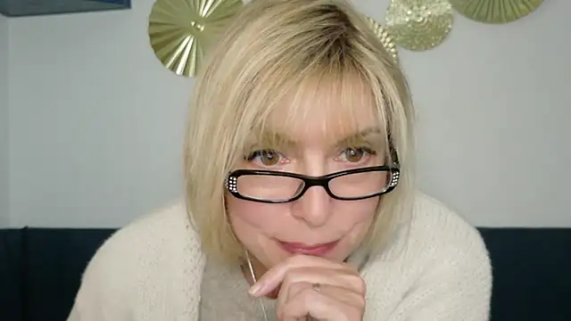 ClassyNAWTYBritMILF online show from 11/07/25, 05:28