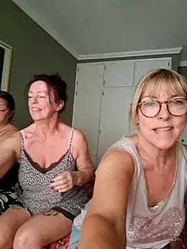ClassyNAWTYBritMILF online show from 07/04/26, 08:21