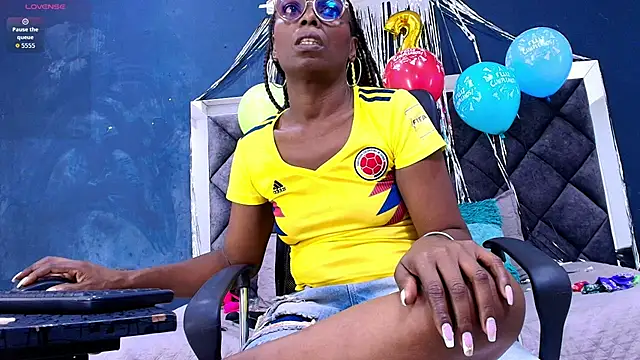 Snapshot of ebony__jheim chatting on 07/07/26, 12:42 ebony jheim online show from 07/07/26, 12:42