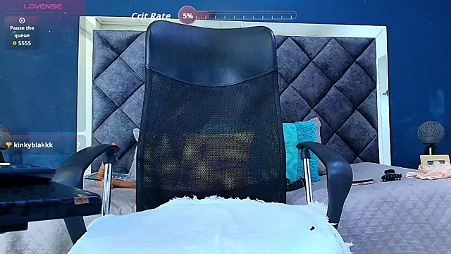 Snapshot of ebony__jheim chatting on 11/15/25, 12:53 ebony jheim online show from 11/15/25, 12:53