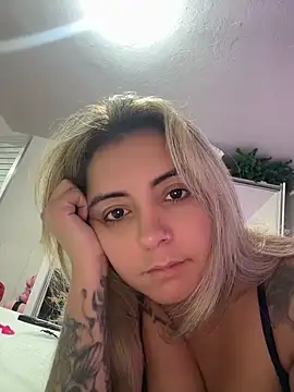 Snapshot of sophiemonroevip chatting on 05/19/26, 11:17 sophiemonroevip online show from 05/19/26, 11:17