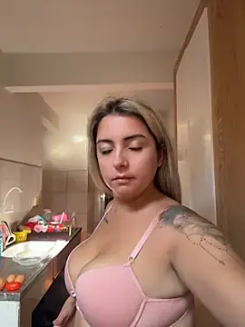 Snapshot of sophiemonroevip chatting on 04/27/26, 11:52 sophiemonroevip online show from 04/27/26, 11:52