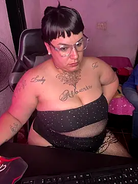 valen1891 online show from 12/16/25, 03:33