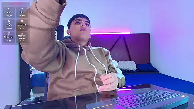 Lucass love online show from 09/18/25, 01:36