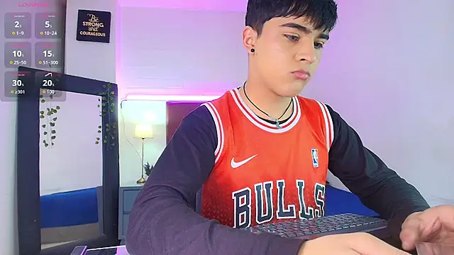 Lucass love online show from 09/25/25, 01:17