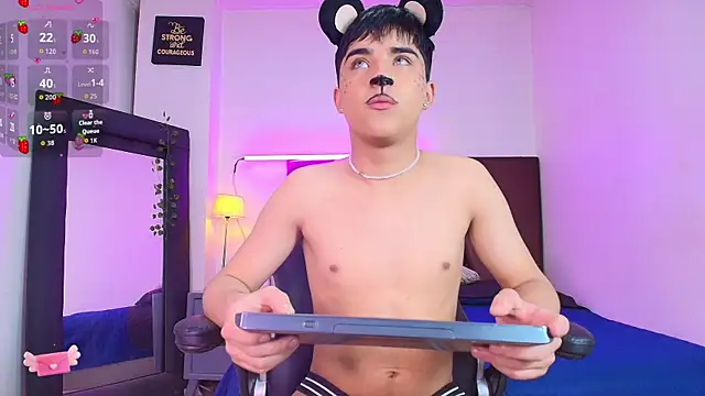 Lucass love online show from 11/13/25, 05:06