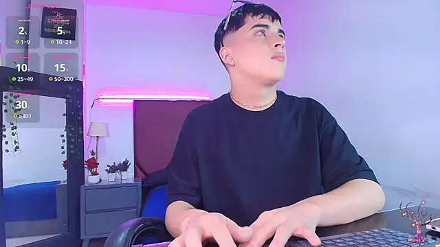 Lucass love online show from 10/23/25, 04:27