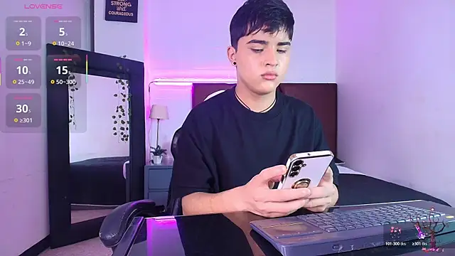 Lucass love online show from 10/18/25, 04:53
