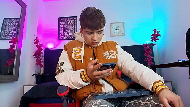 Lucass love online show from 02/26/26, 03:39