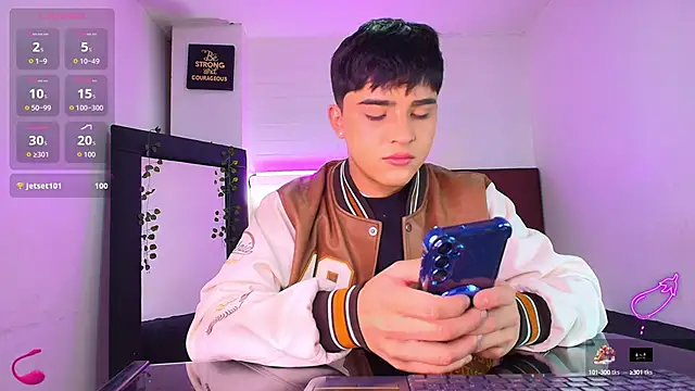 Lucass love online show from 09/11/25, 01:33