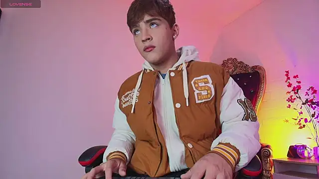 Lucass love online show from 03/22/26, 01:23