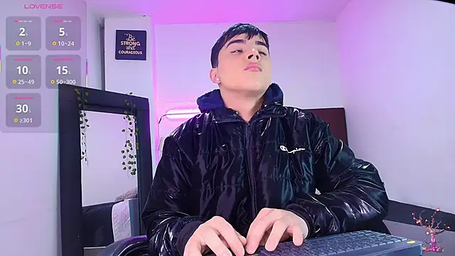 Lucass love online show from 10/15/25, 01:19