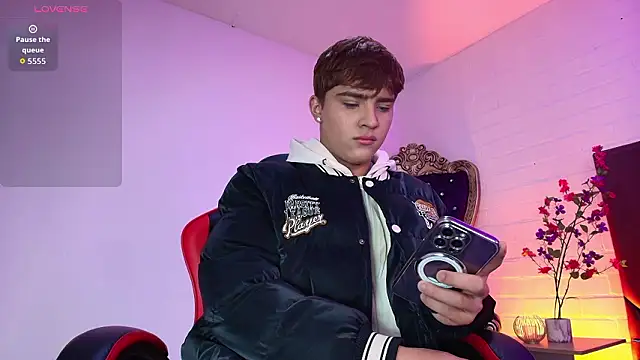 Lucass love online show from 03/25/26, 12:59