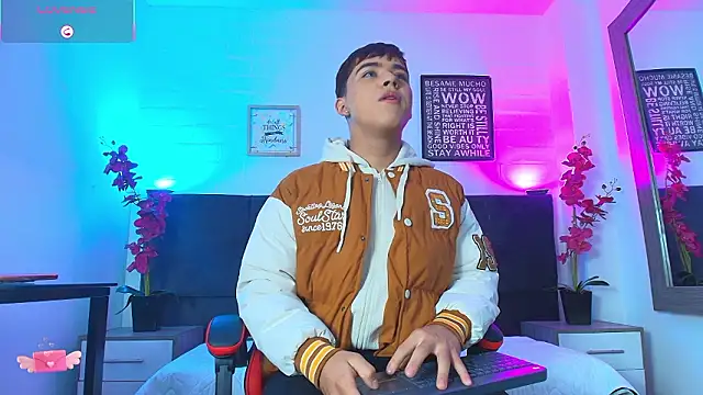 Lucass love online show from 02/15/26, 01:21