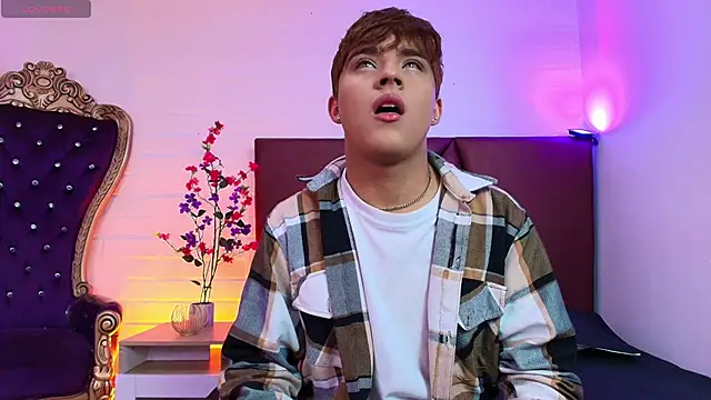 Lucass love online show from 03/30/26, 01:01